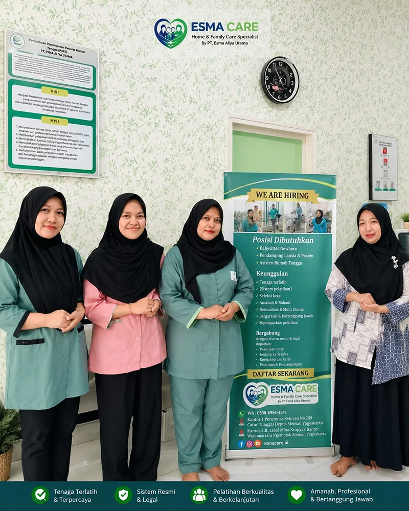 Tim EsmaCare di kantor PT Esma Aliya Utama, Seturan, Yogyakarta